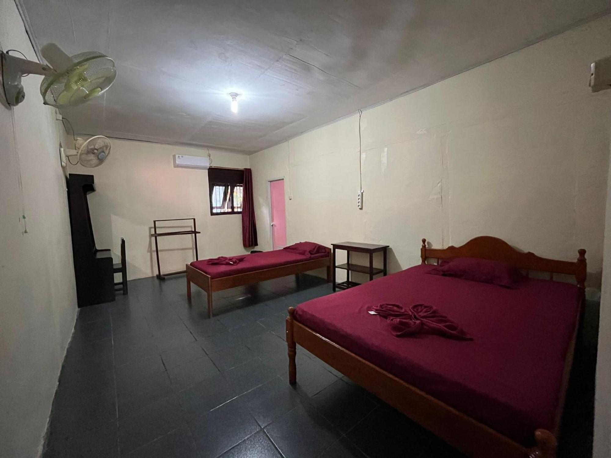 El Homestay Bunaken Exterior foto